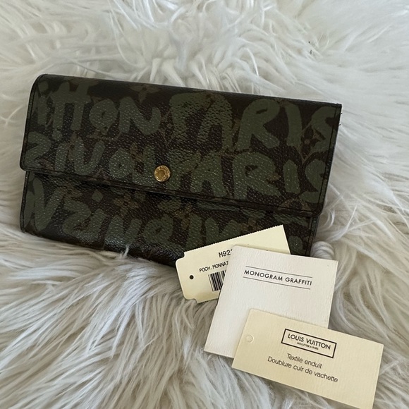 EUC COA Louis Vuitton graffiti wallet - Picture 1 of 10
